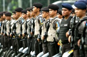 thr untuk pns dan tni / polri